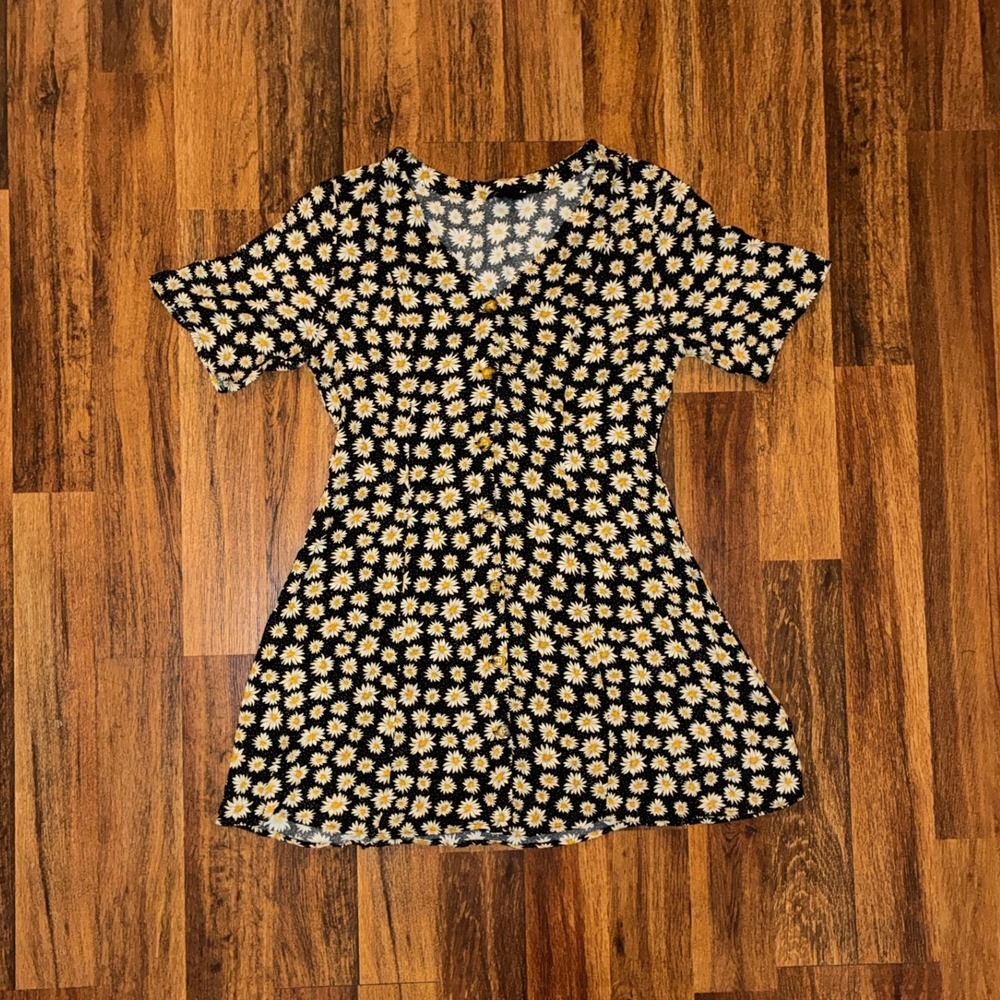 Monki Black Daisy Floral Button Front V-Neck Mini Dress Medium Short Sleeve
